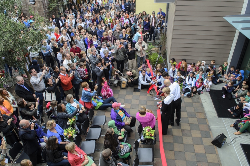 2013_Steve_Morris_Community_Center_ribbon_cutting.jpg