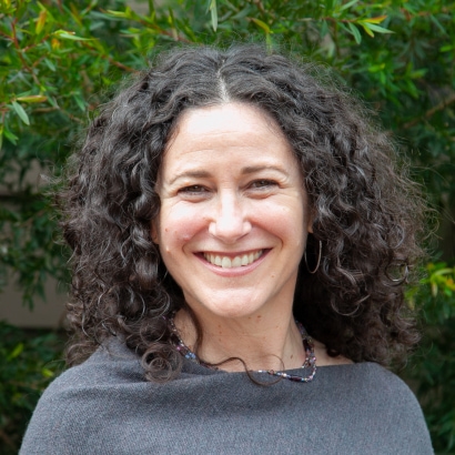 Profile picture of Laura Post P'17, ‘22